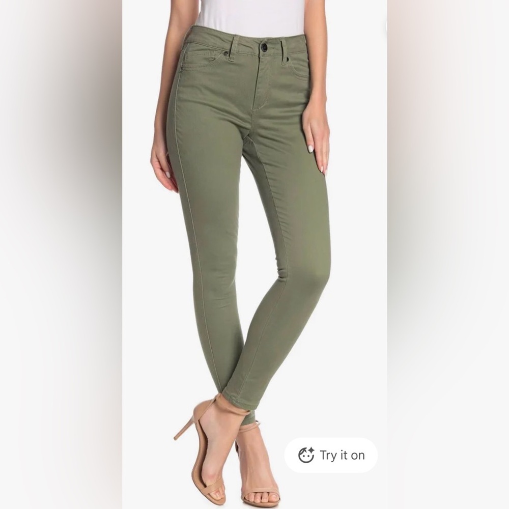 Seven7 High Rise Skinny jeans